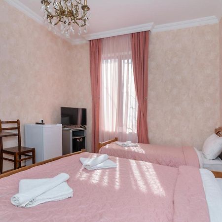 Gogichas Tower Hotel Borjomi Ngoại thất bức ảnh